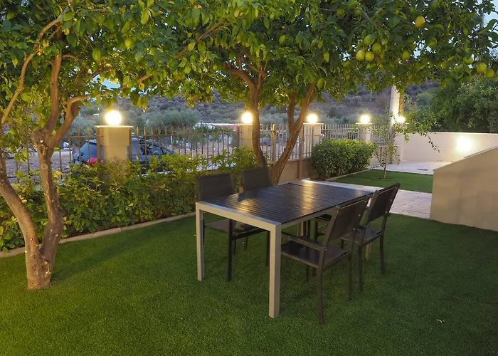 Beautiful House, Salamina