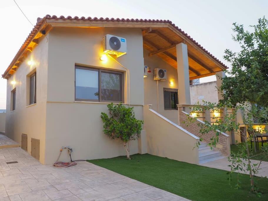 Holiday home Beautiful House, Salamina *