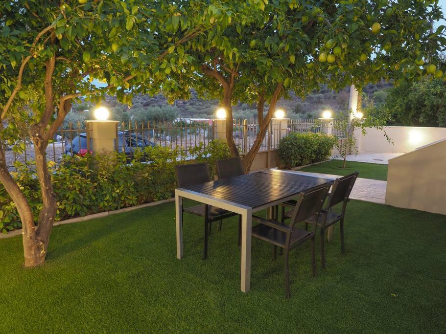 Beautiful House, Salamina Holiday home *